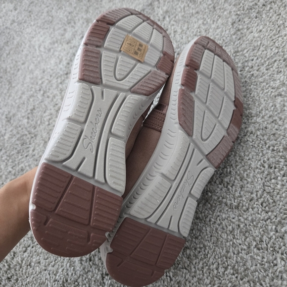 Skechers Be-Cool - Classy Step. Mauve. Size 9. New.Show you care while staying - Picture 5 of 6